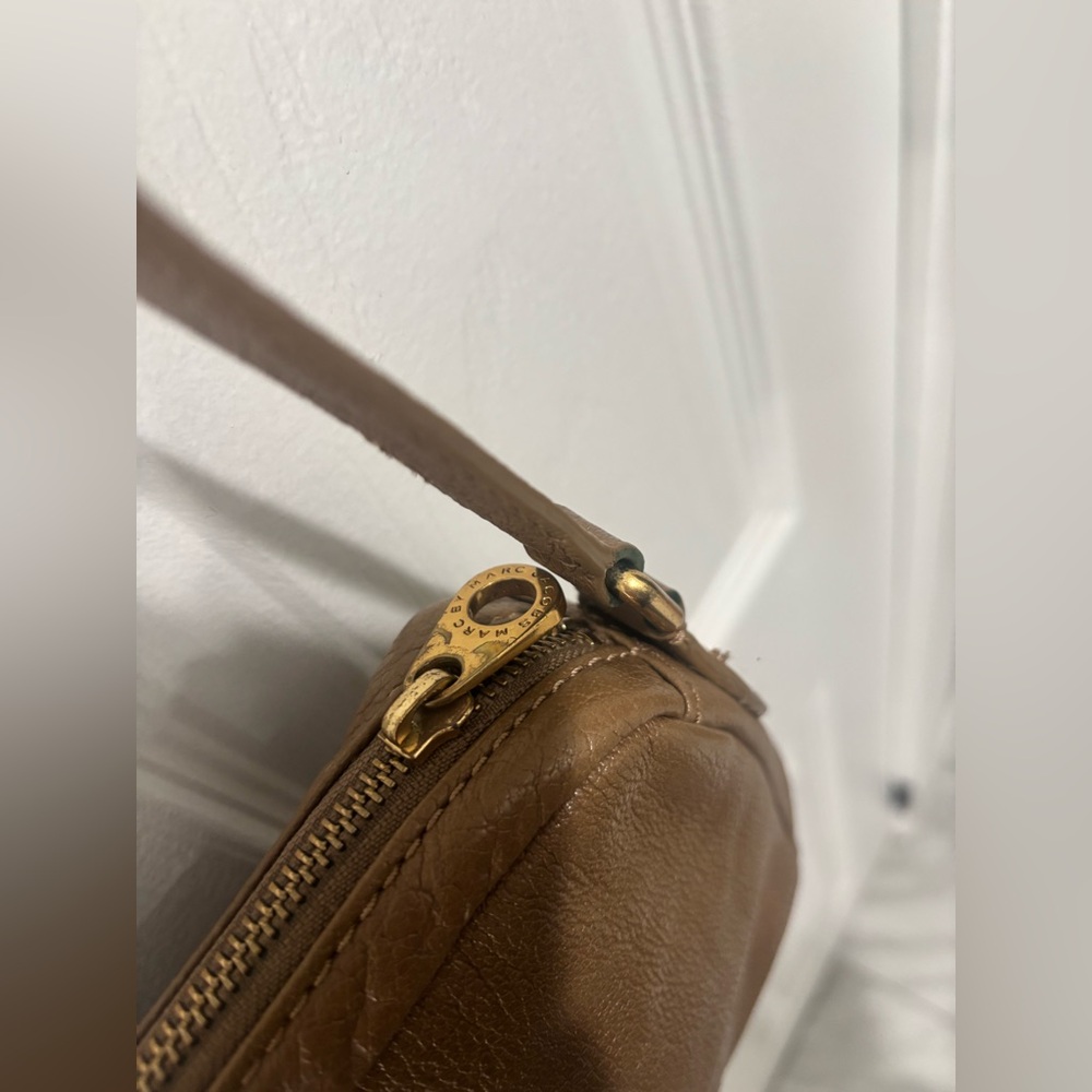 Marc by Marc Jacob's Preppy Taupe leather traveler swing crossbody bag WOMEN'S - Picture 12 of 16